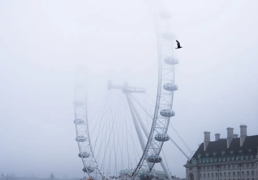 Ponte e prédios de Londres